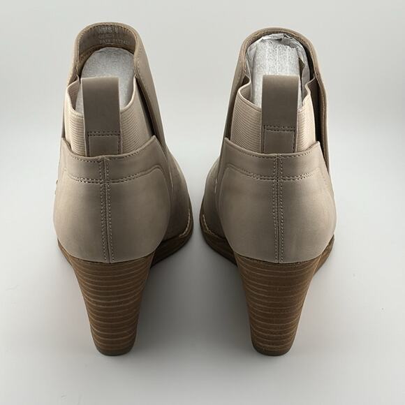DV by Dolce Vita Boot Sz 8 Bootie Beige Soft Comfy Elastic Ankle Wedge NWOT - Picture 4 of 11